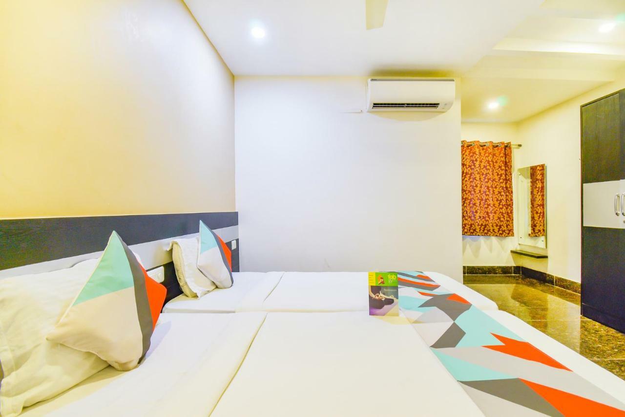היידראבד Fabexpress Gokul Guest House Ameerpet מראה חיצוני תמונה
